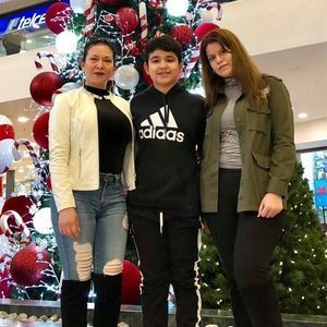 Meet your Posher, Yanesy